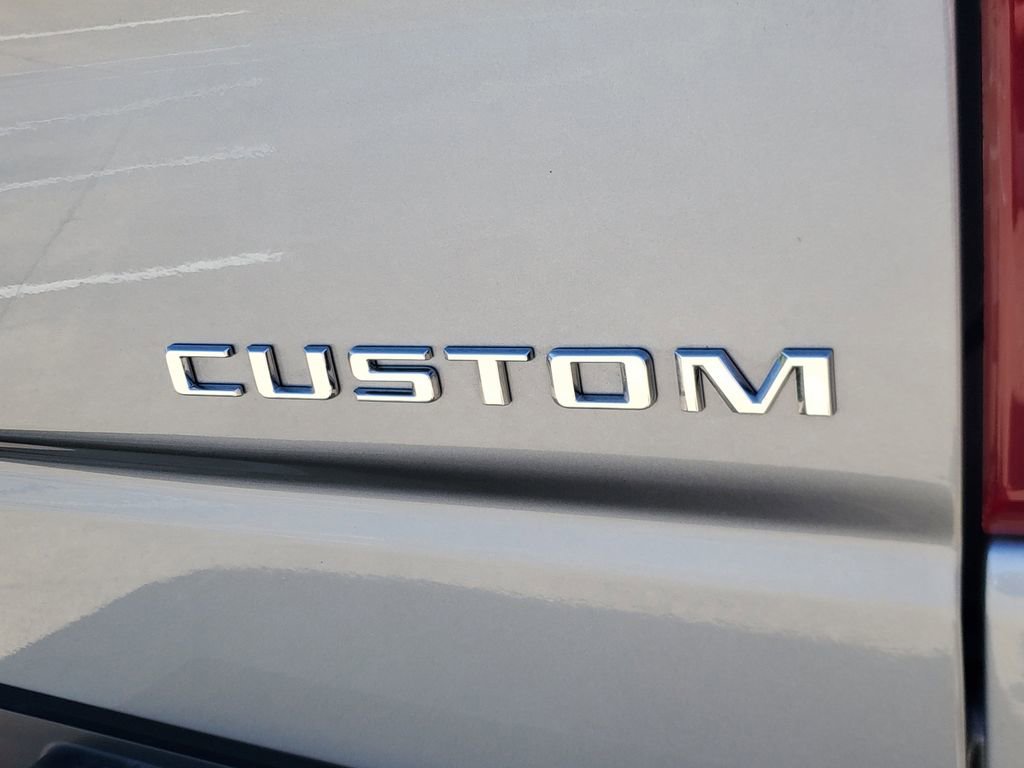 Used 2025 Chevrolet Silverado 1500 Custom image 5