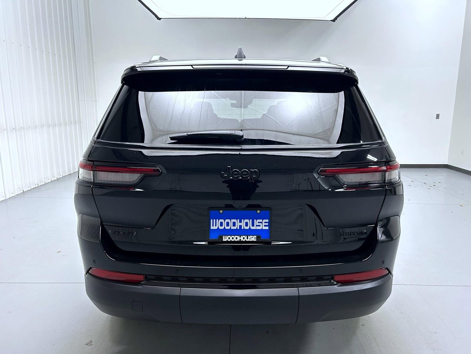 New 2025 Jeep Grand Cherokee L Limited w/ Black Appearance Package image 12