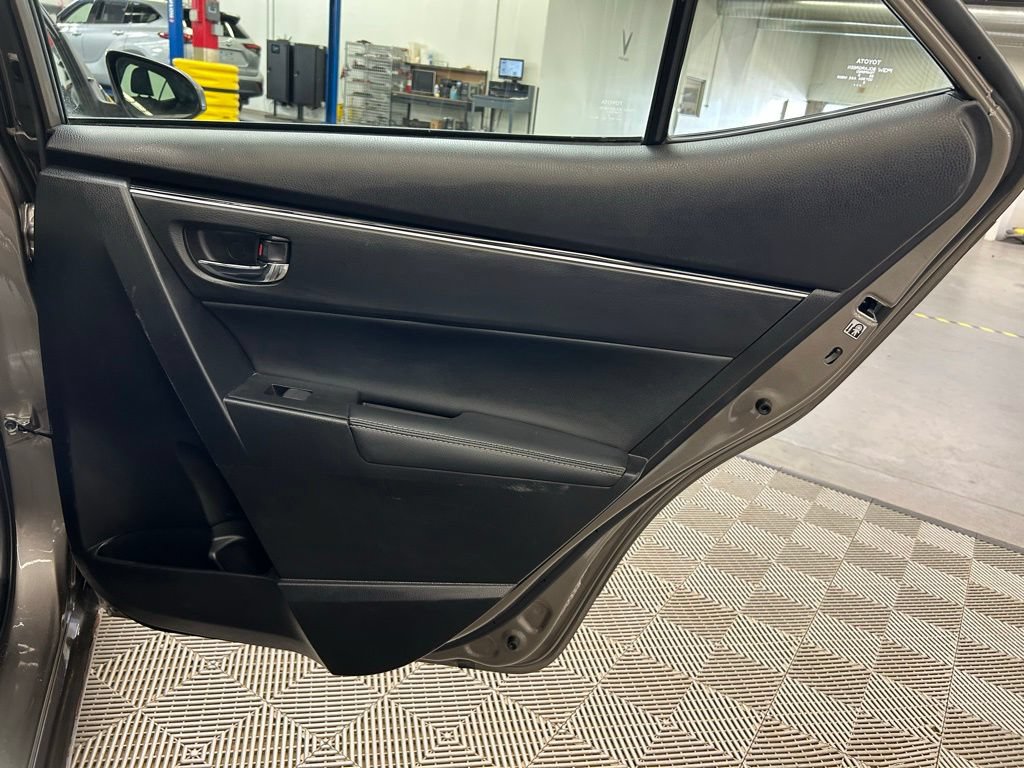 Used 2018 Toyota Corolla XLE w/ Carpet Mat Package (TMS) FWD image 13