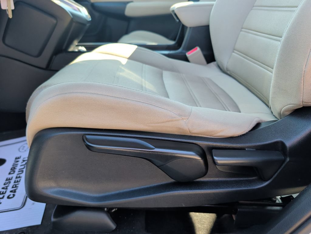 Used 2018 Honda CR-V LX image 9
