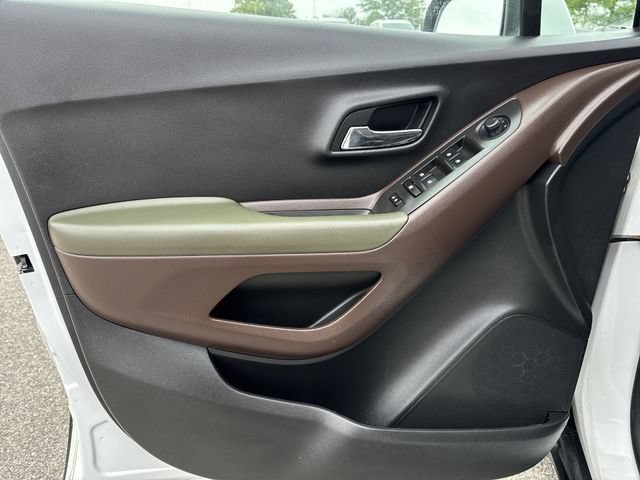 Used 2016 Chevrolet Trax LT w/ LT Convenience Package FWD image 20
