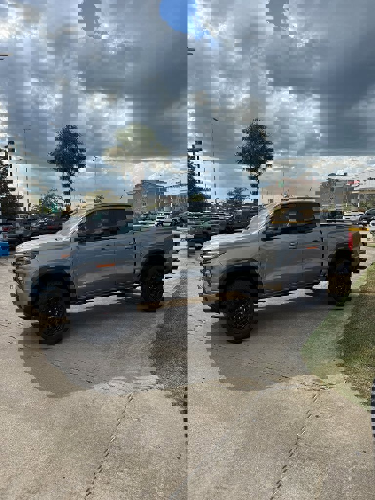 New 2026 GMC Canyon Elevation image 5