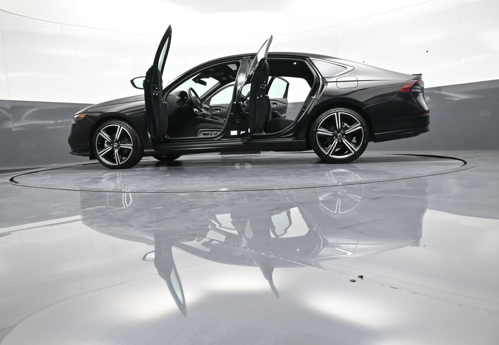 Used 2025 Honda Accord Sport image 48