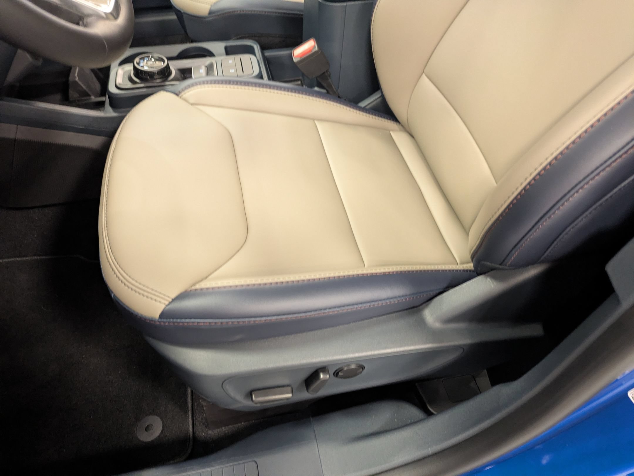 New 2026 Ford Maverick Lariat w/ 4K Tow Package AWD/4WD image 14