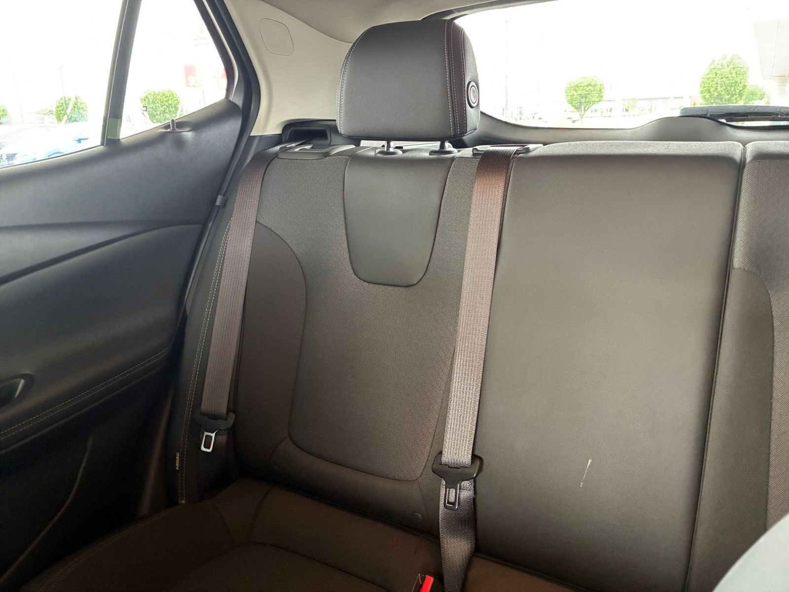 Used 2025 Buick Encore GX Preferred FWD image 38