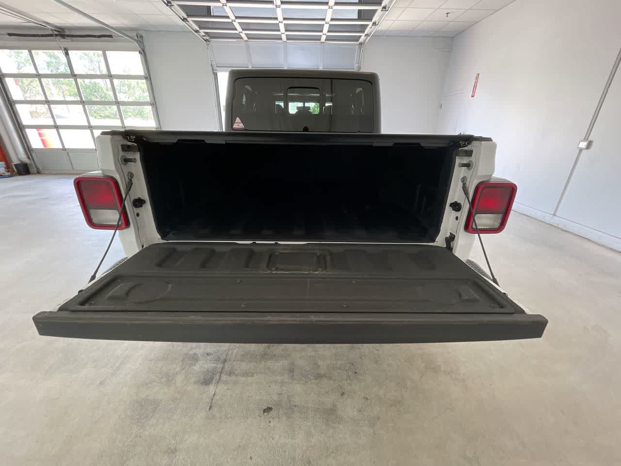 Used 2021 Jeep Gladiator Mojave AWD/4WD image 24