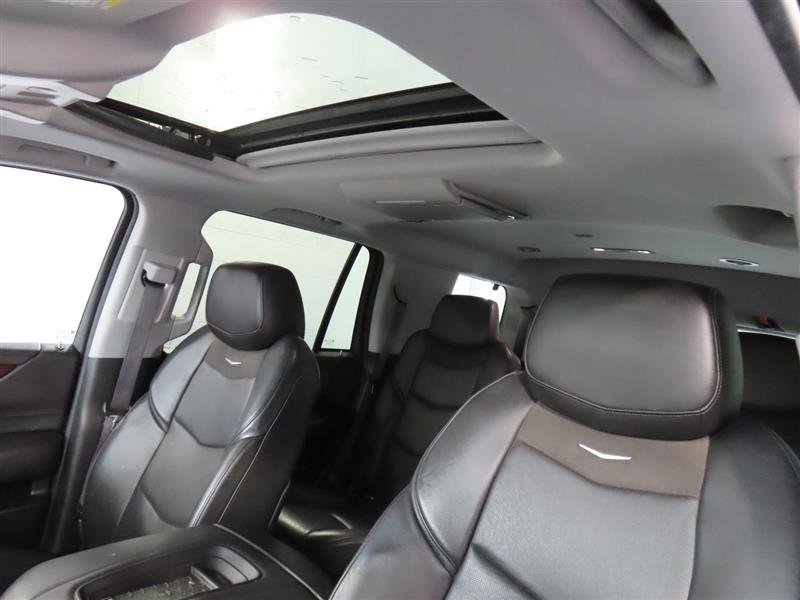 Used 2016 Cadillac Escalade Luxury RWD image 18
