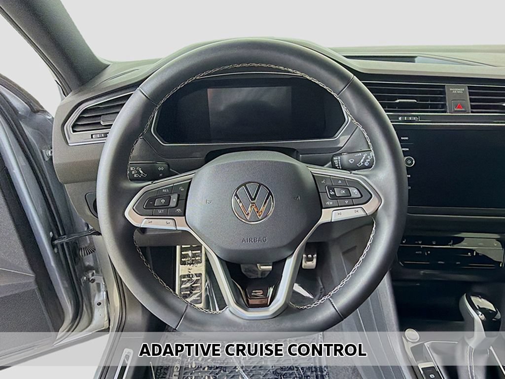 Used 2023 Volkswagen Tiguan SE R-Line FWD image 4