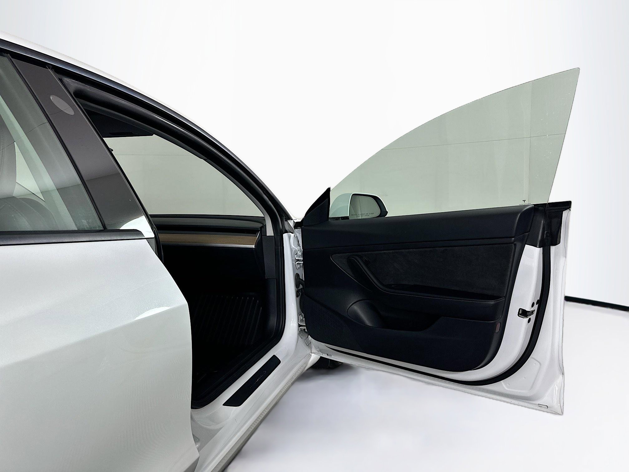 Used 2021 Tesla Model 3 Standard Range Plus image 31