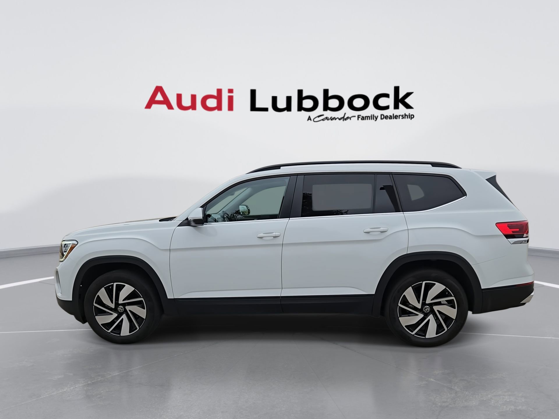 Used 2025 Volkswagen Atlas SE FWD image 6