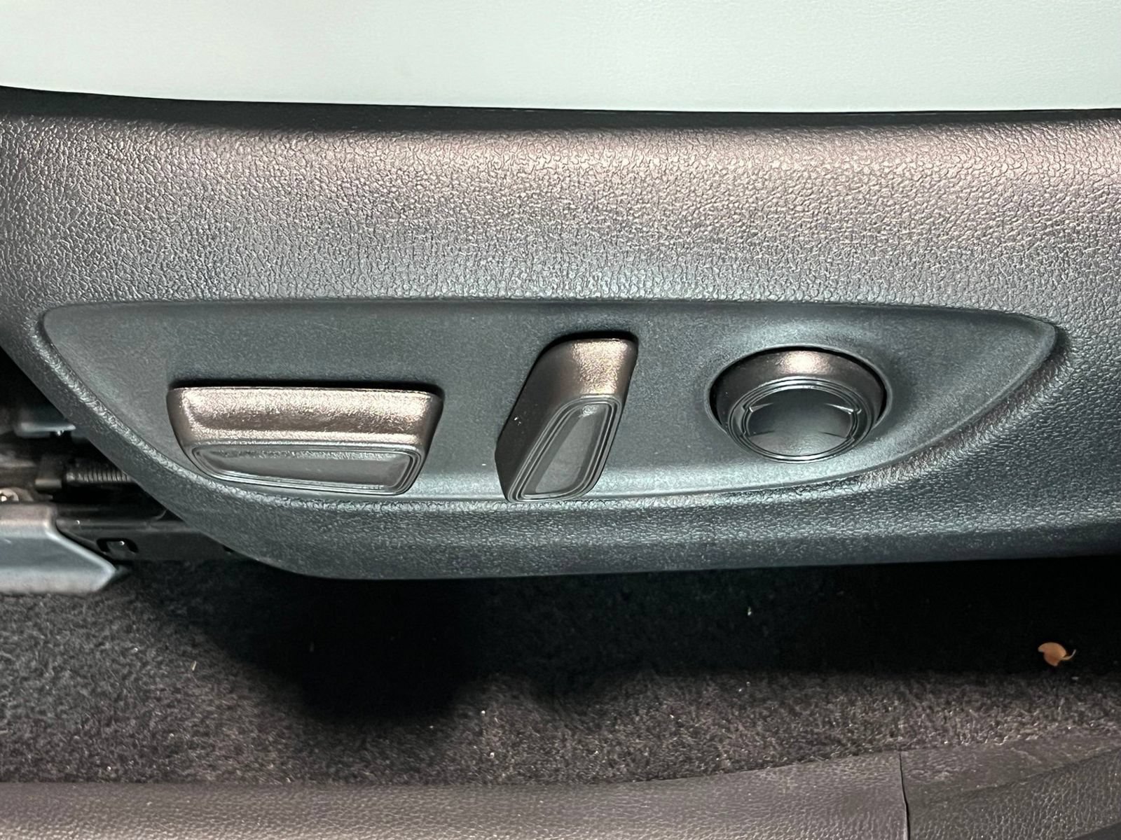 Used 2025 Toyota RAV4 XLE Premium w/ Weather Package AWD/4WD image 18