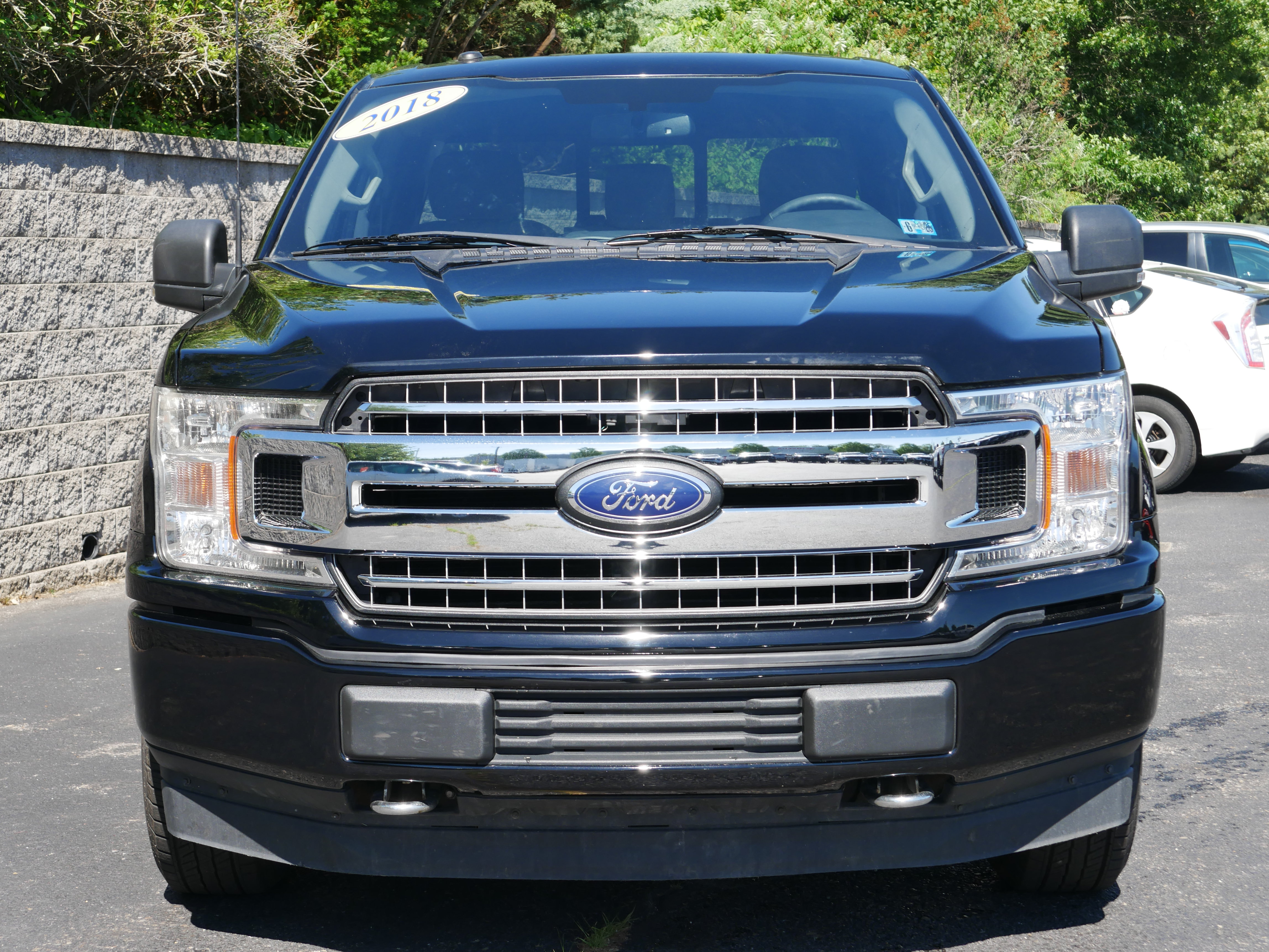 Used 2018 Ford F150 XLT w/ Equipment Group 302A Luxury AWD/4WD image 2