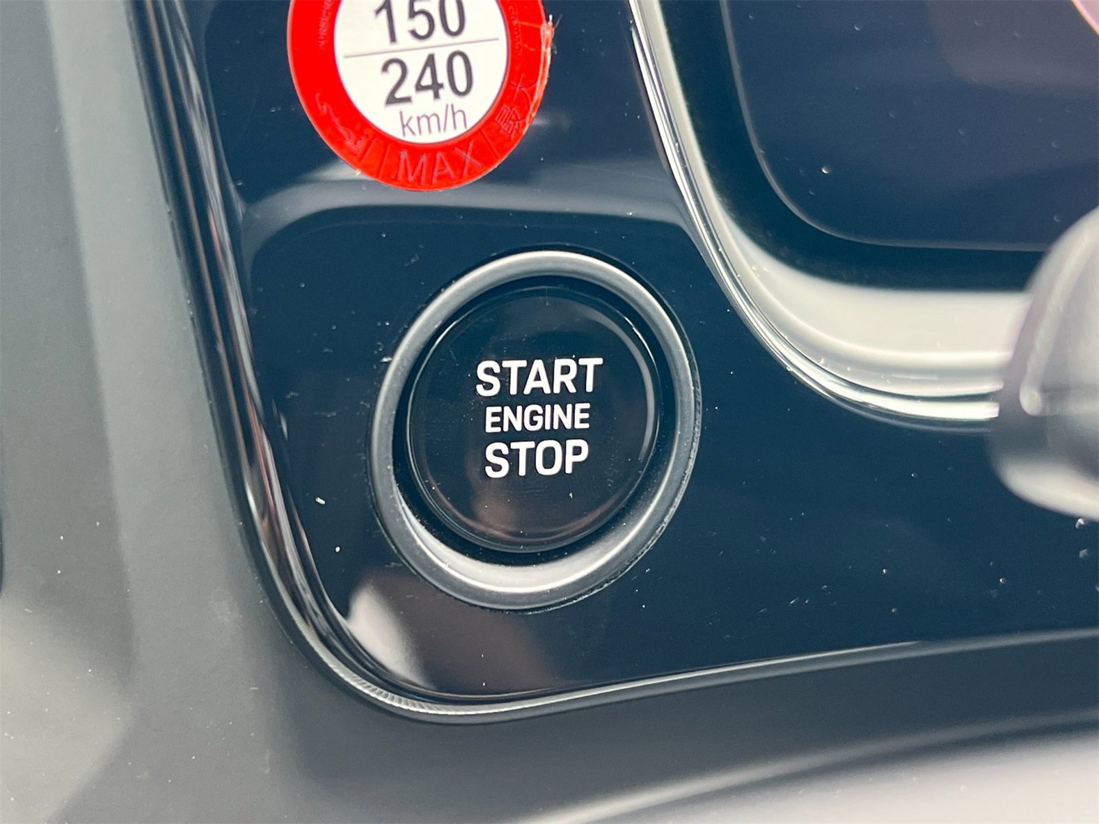 Certified 2025 Porsche Cayenne image 27