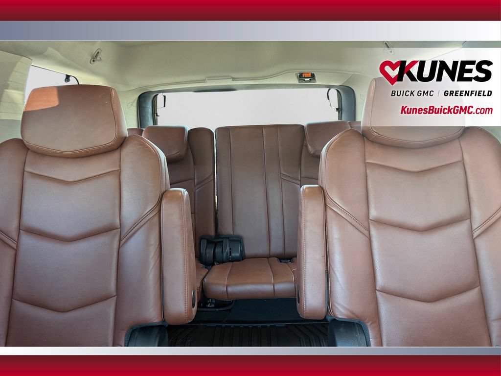Used 2016 Cadillac Escalade Luxury AWD/4WD image 18