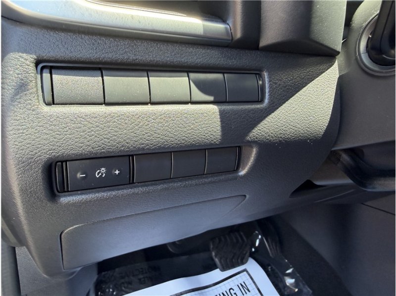 Used 2021 Nissan Rogue S FWD image 31