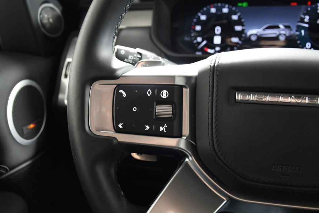 Used 2025 Land Rover Discovery Dynamic SE AWD/4WD image 29