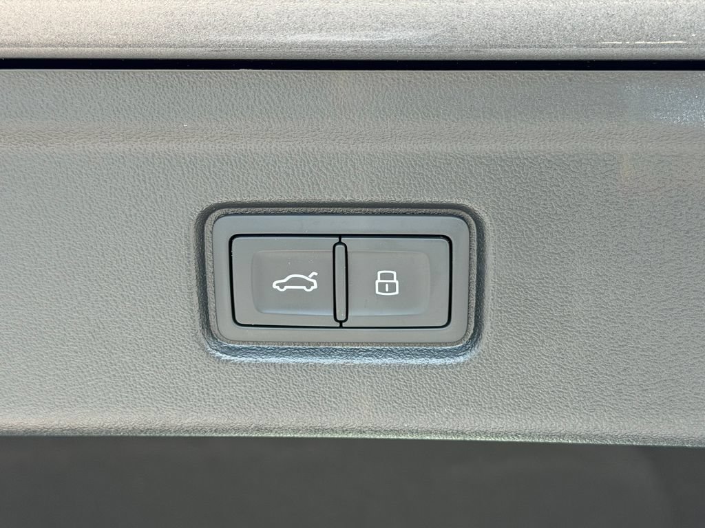 New 2025 Audi A6 e-tron Premium RWD image 13