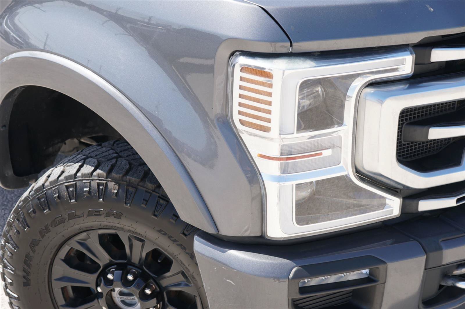 Certified 2022 Ford F350 Platinum w/ Tremor Off-Road Package AWD/4WD image 3