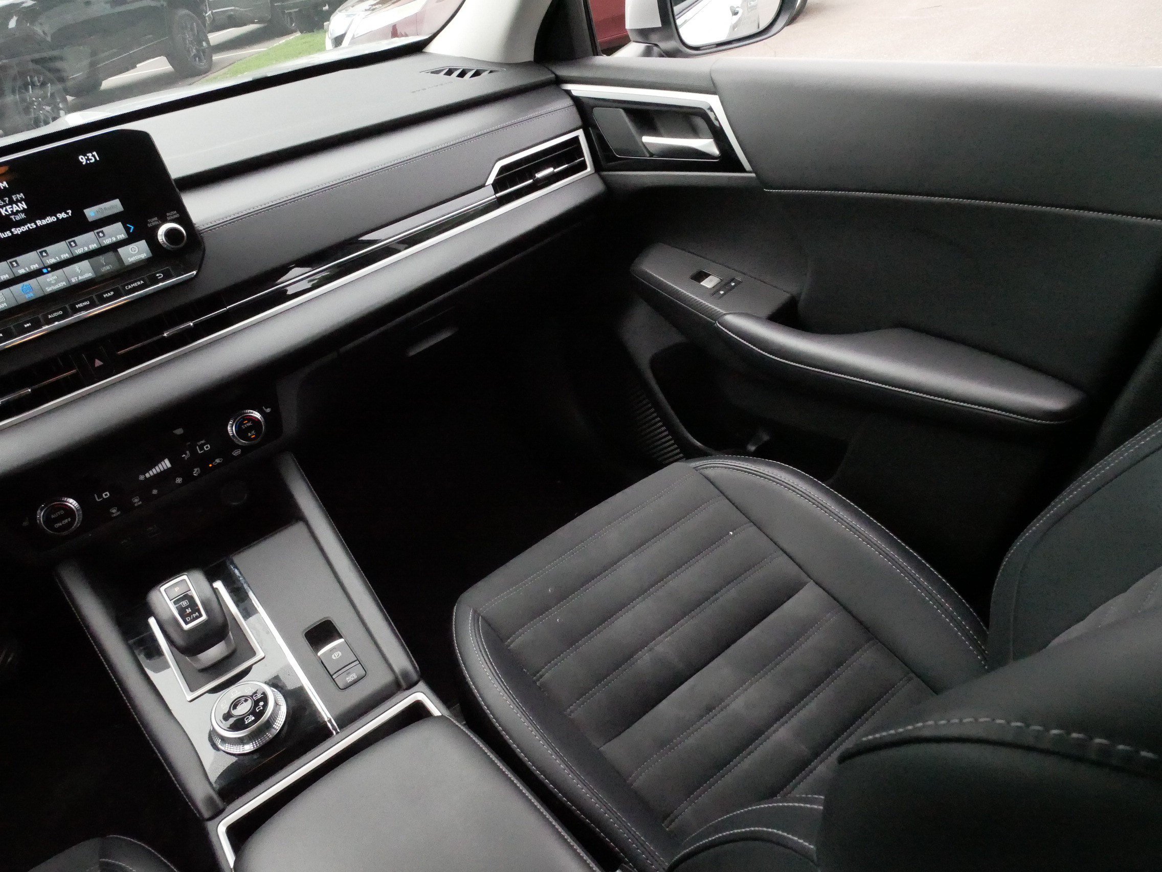 Used 2024 Mitsubishi Outlander SE AWD/4WD image 11