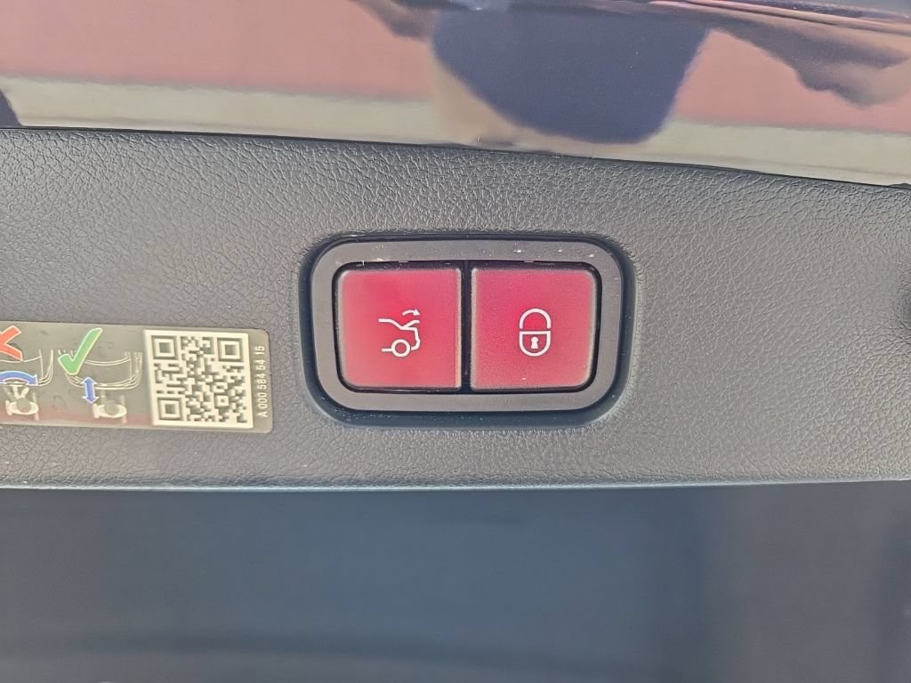 Used 2025 Mercedes-Benz E 350 4MATIC Sedan image 54