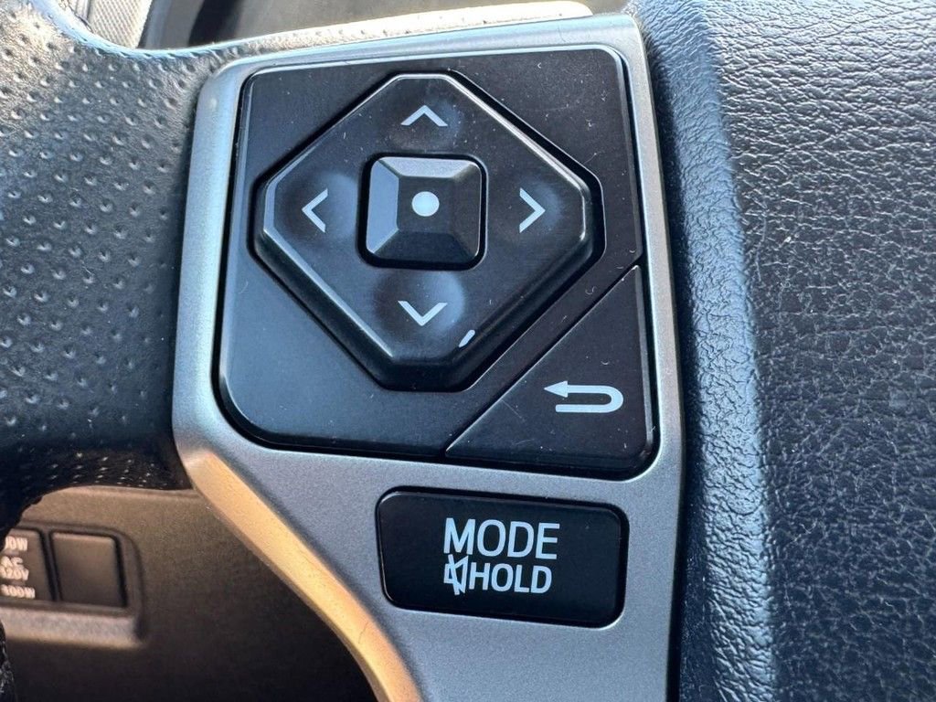 Used 2016 Toyota 4Runner SR5 AWD/4WD image 17