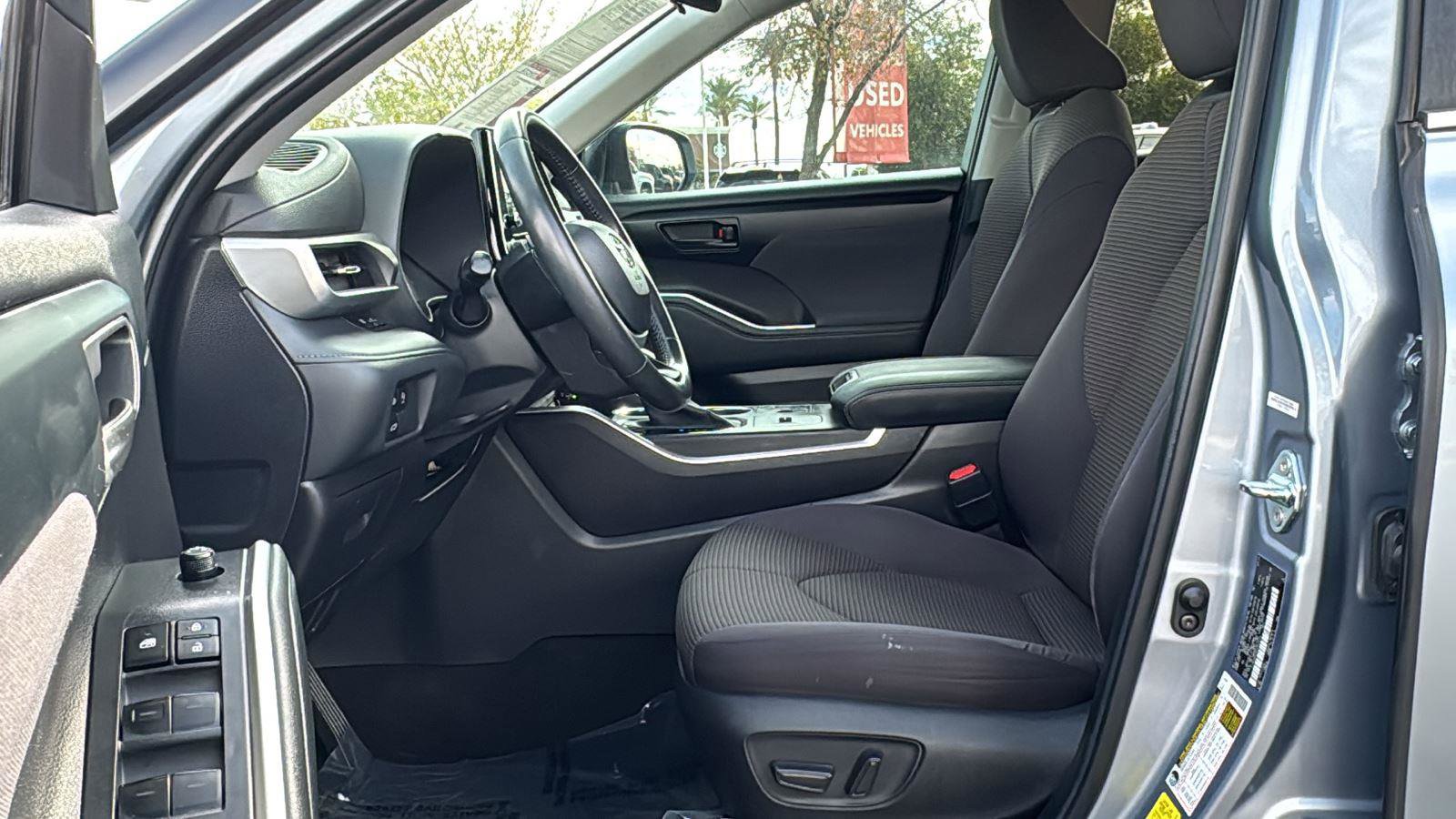 Certified 2023 Toyota Highlander LE image 24