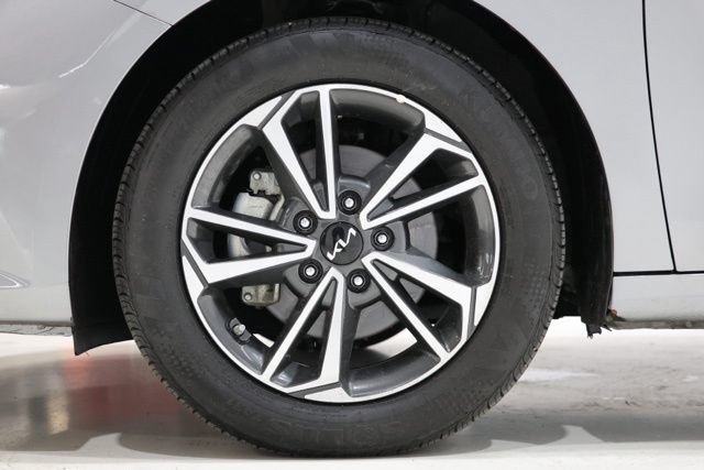 Used 2024 Kia Forte LXS FWD image 11