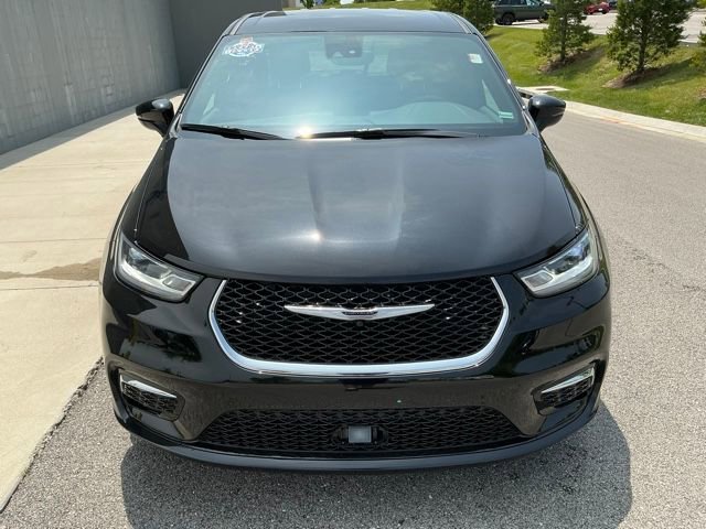 Used 2025 Chrysler Pacifica Select FWD image 7
