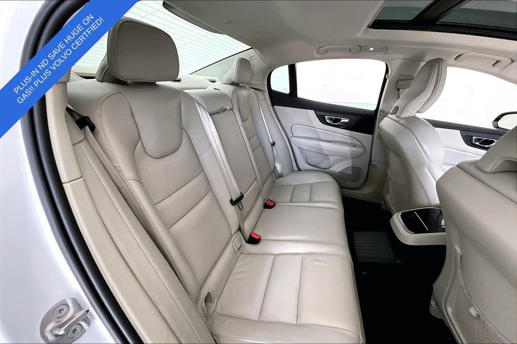 Certified 2025 Volvo S60 T8 Plus AWD/4WD image 36