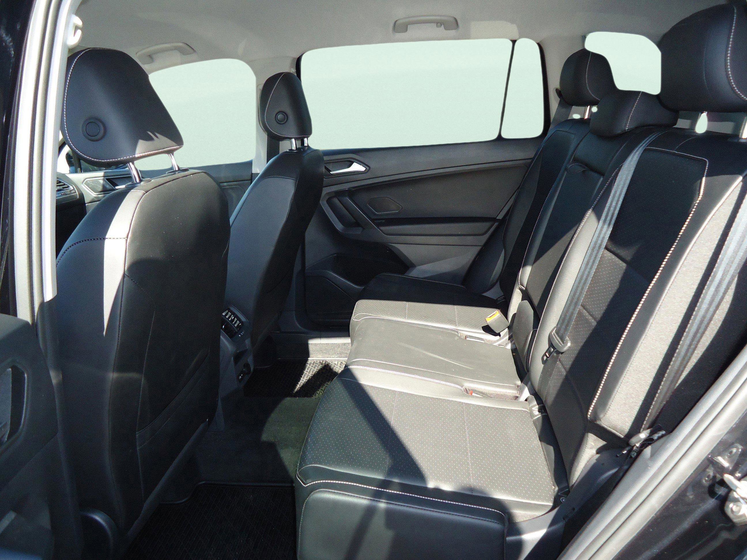 Used 2021 Volkswagen Tiguan SE image 27