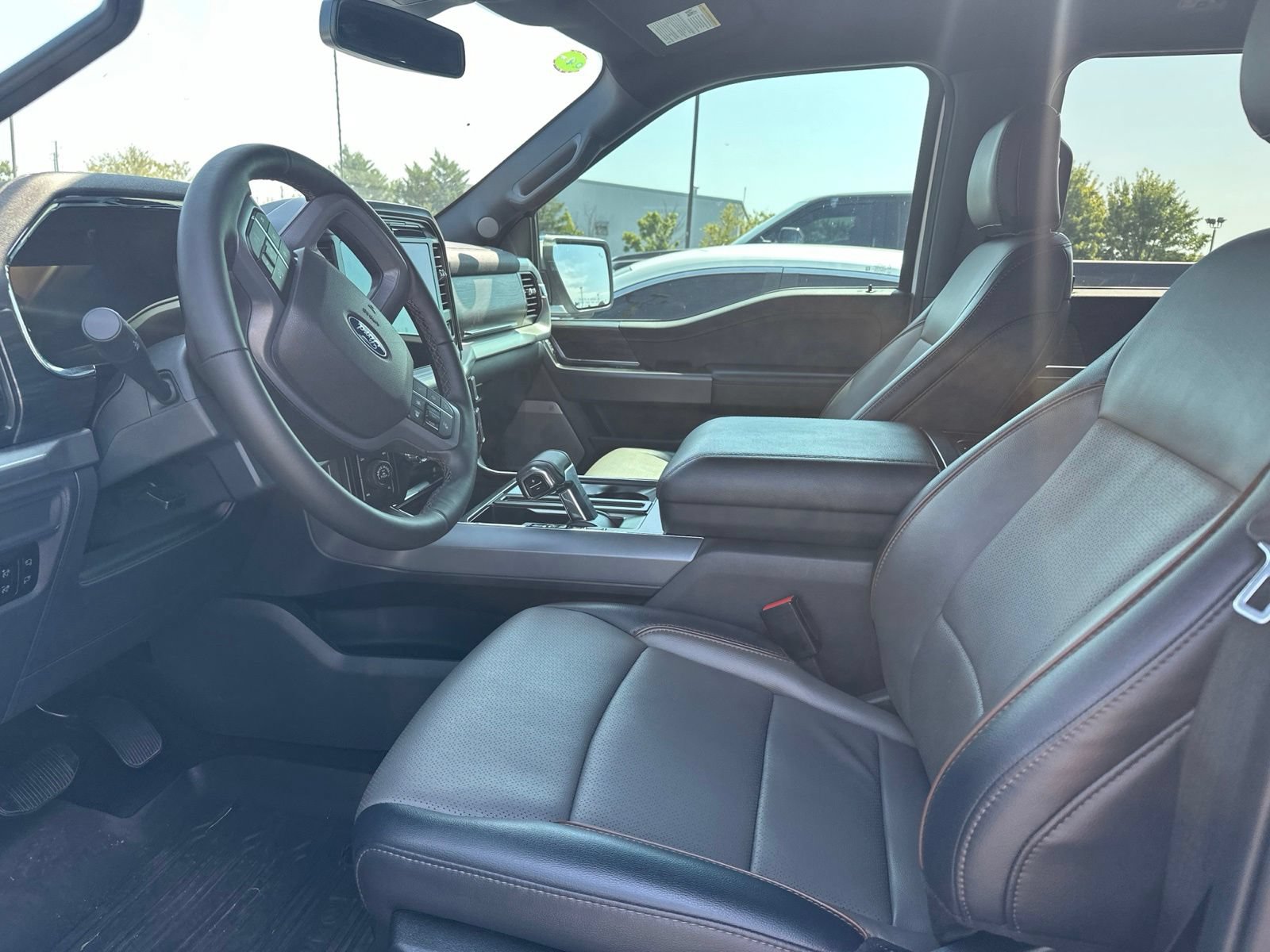 Used 2025 Ford F150 Lariat w/ Equipment Group 501A Mid AWD/4WD image 10