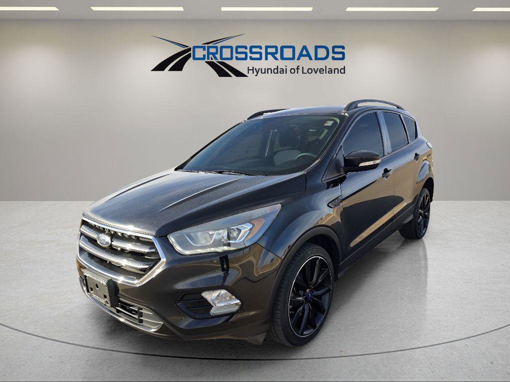 Used 2017 Ford Escape Titanium image 1