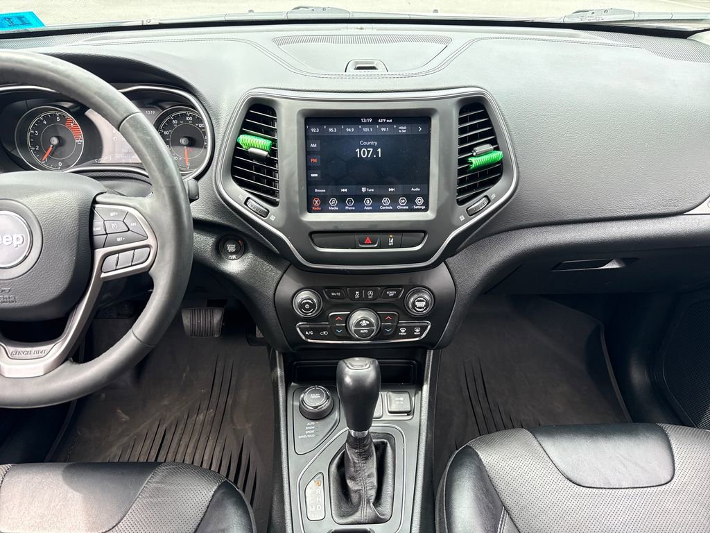 Used 2022 Jeep Cherokee Latitude Lux w/ Mopar Interior Package AWD/4WD image 19