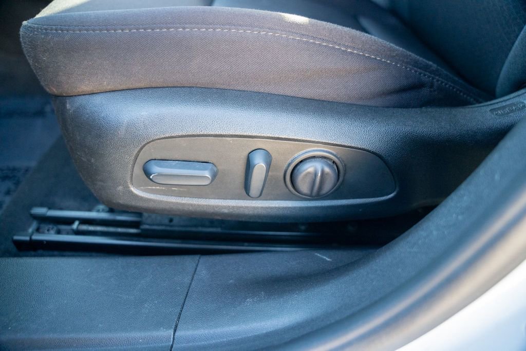 Used 2022 Chevrolet Malibu RS image 17