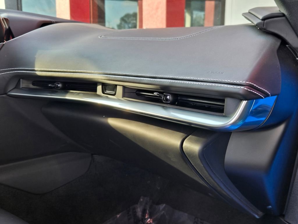 Used 2024 Chevrolet Corvette Stingray Premium Cpe w/ Battery Protection Package image 22