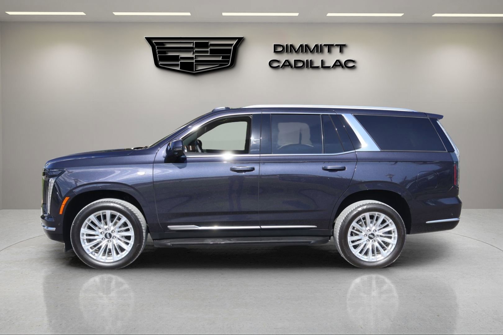 Certified 2025 Cadillac Escalade Premium Luxury AWD/4WD image 2