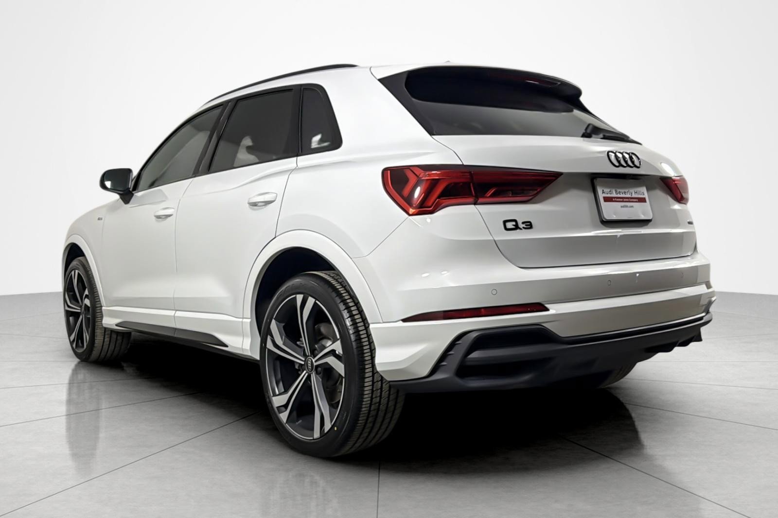 Used 2024 Audi Q3 2.0T Premium Plus AWD/4WD image 3