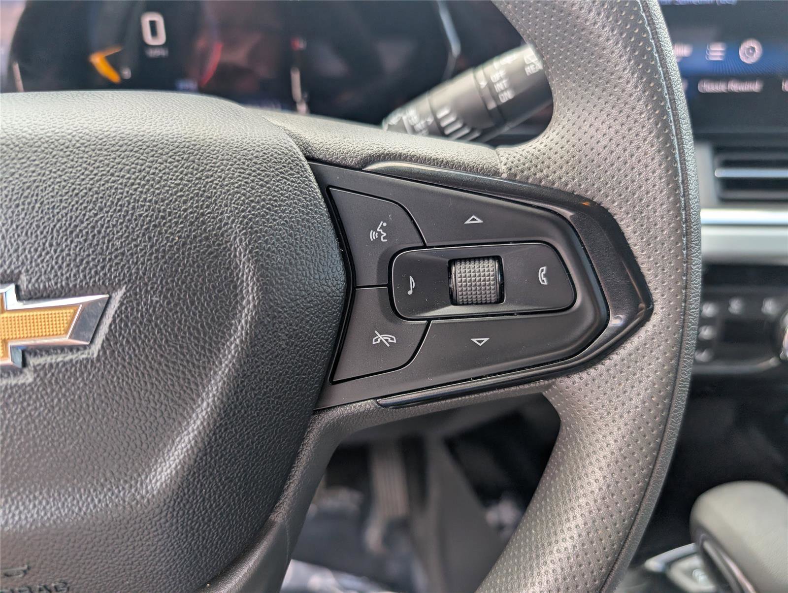 Used 2025 Chevrolet Trax LT image 22