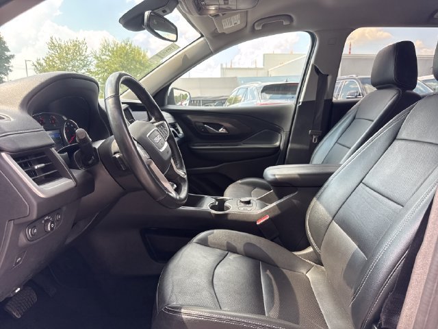 Used 2024 GMC Terrain SLT AWD/4WD image 13