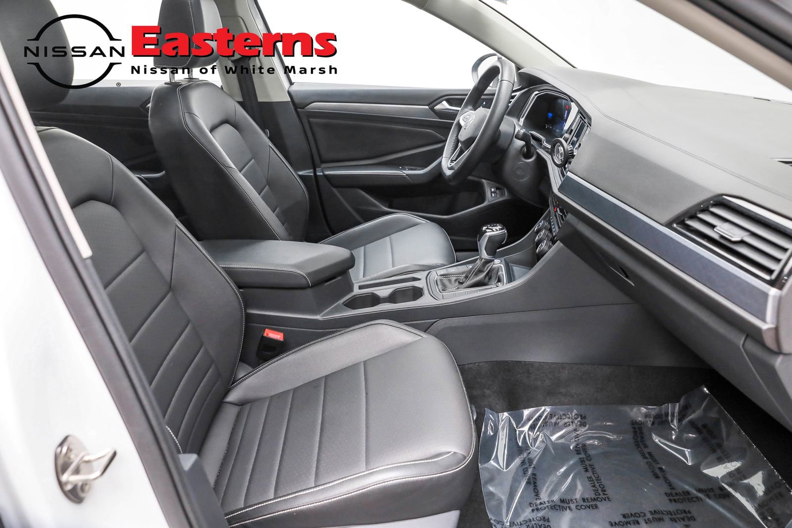 Used 2023 Volkswagen Jetta SE w/ Panoramic Sunroof Package image 22