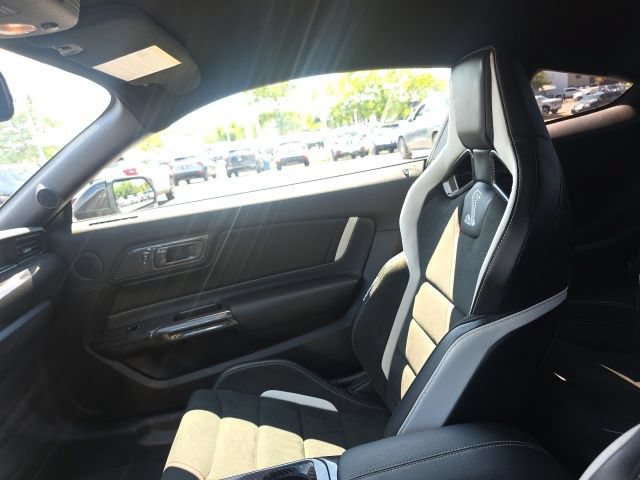 Used 2022 Ford Mustang Shelby GT500 w/ Technology Package RWD image 27