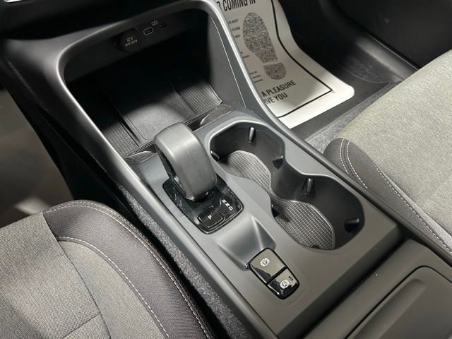 Certified 2025 Volvo XC40 B5 Core image 22