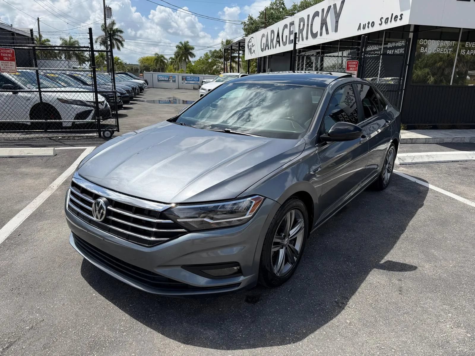 Used 2020 Volkswagen Jetta R-Line w/ R-Line Cold Weather Package FWD image 9