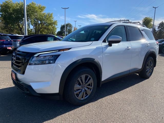 New 2025 Nissan Pathfinder SV w/ Black Appearance Package