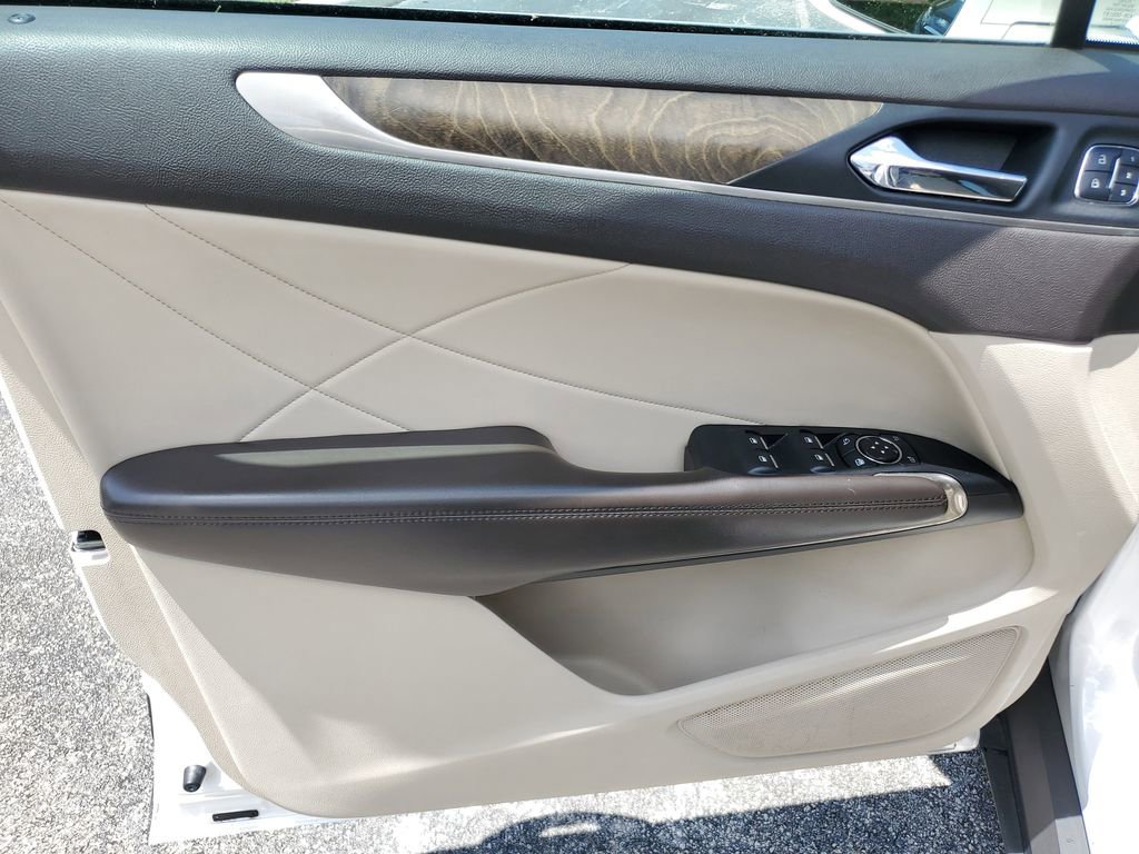 Used 2017 Lincoln MKC Reserve image 14