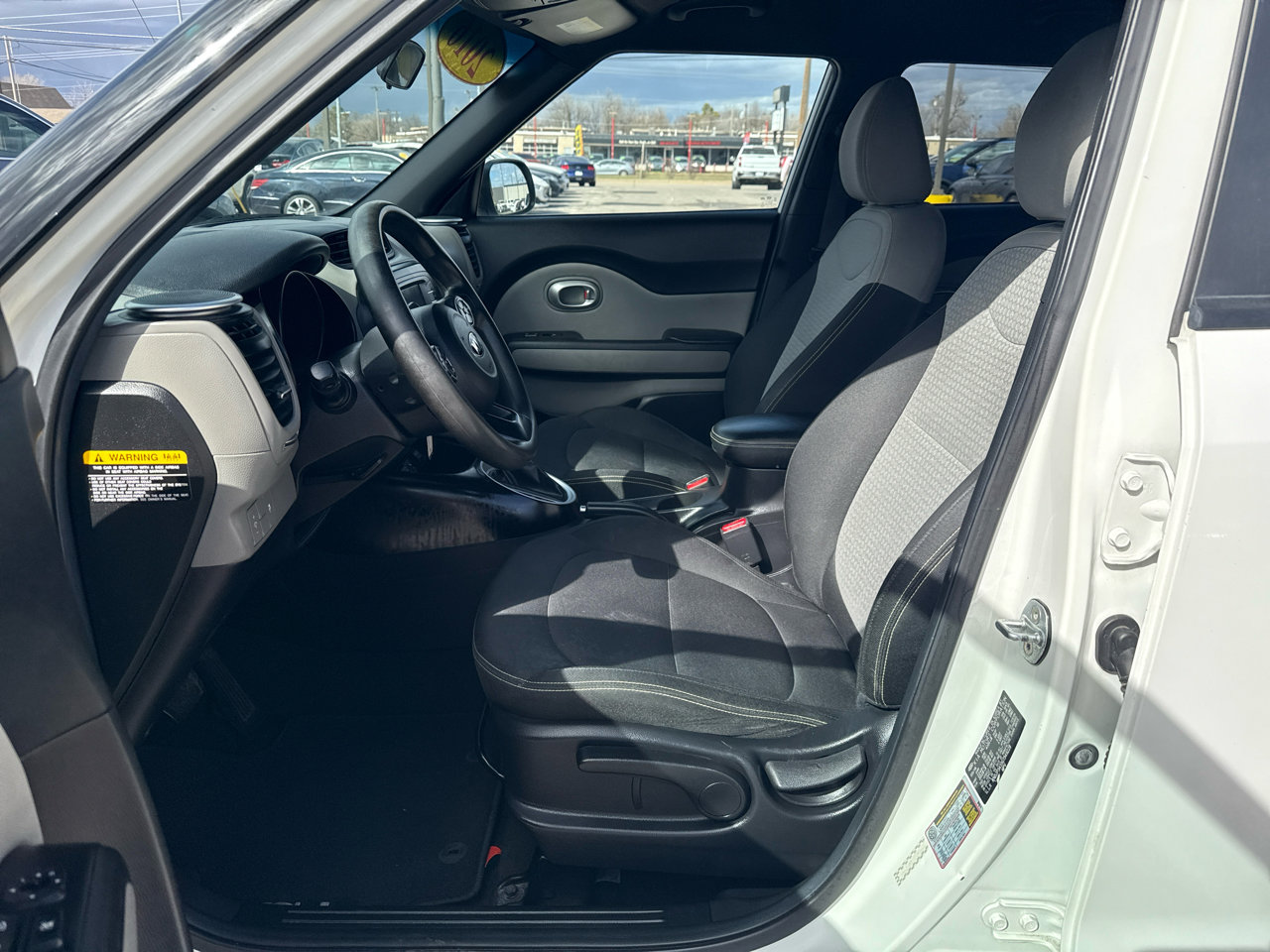 Used 2016 Kia Soul + image 9