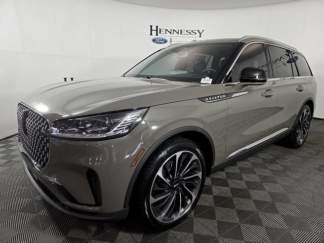 New 2026 Lincoln Aviator Reserve w/ Luxury Package RWD image 2