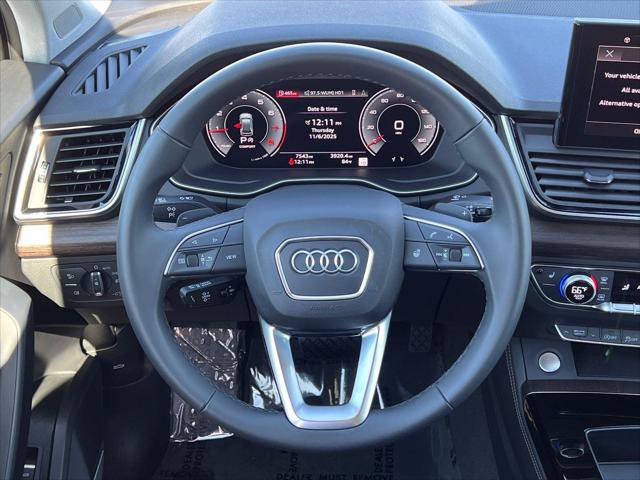 Certified 2025 Audi Q5 2.0T Premium Plus w/ Premium Plus Package AWD/4WD image 24
