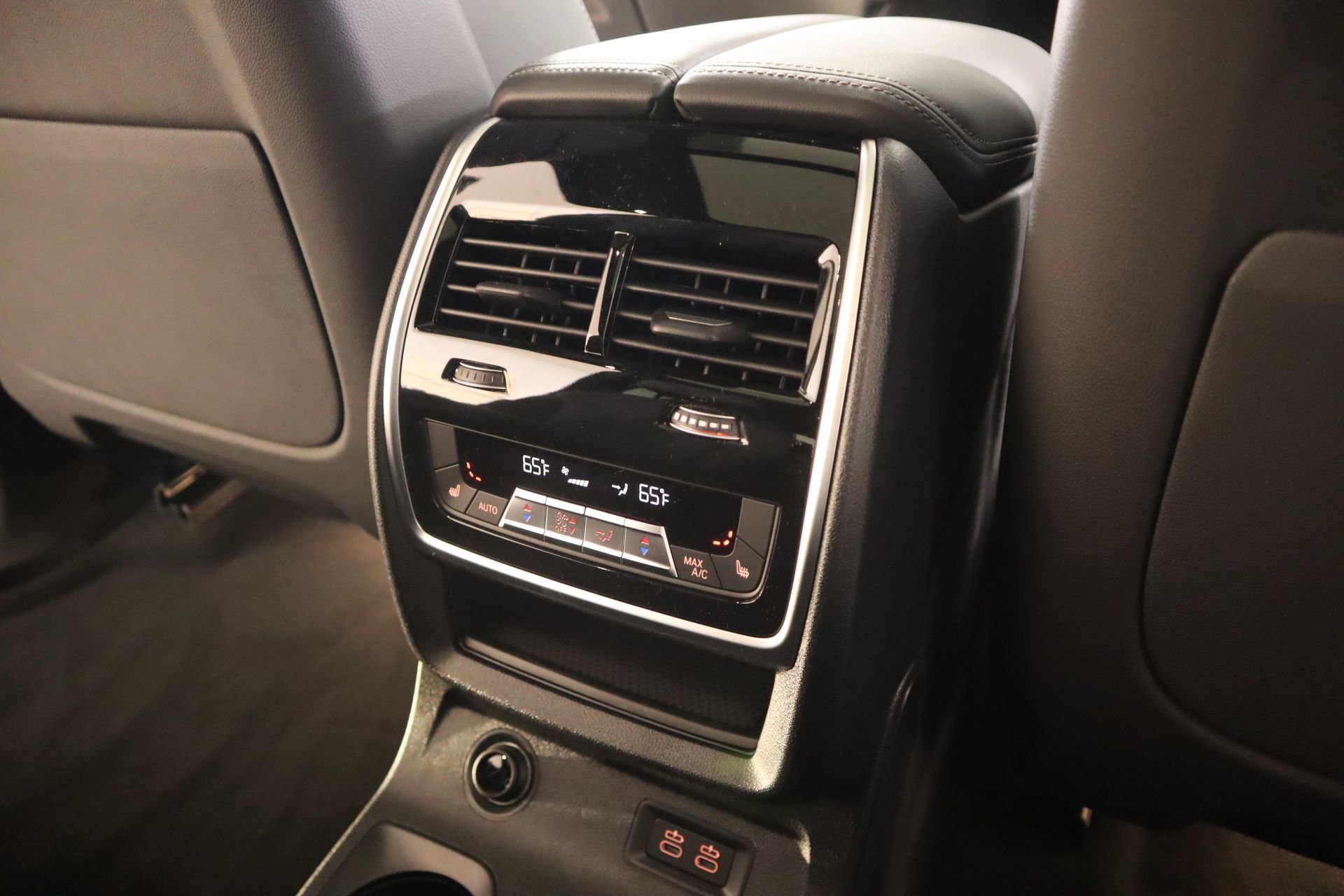 New 2026 BMW X7 xDrive40i w/ M Sport Package image 16