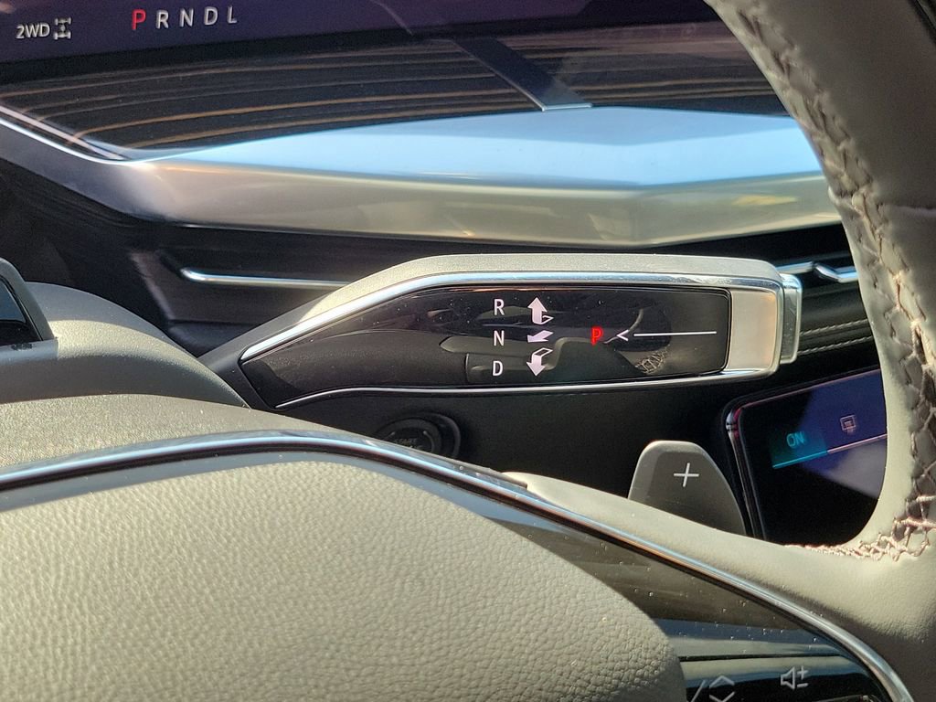 Used 2025 Cadillac Escalade ESV Premium Luxury w/ LPO, Floor Liner Package image 31